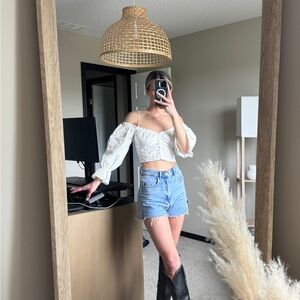 Zara white crop top. Size XS. NEVER WORN.